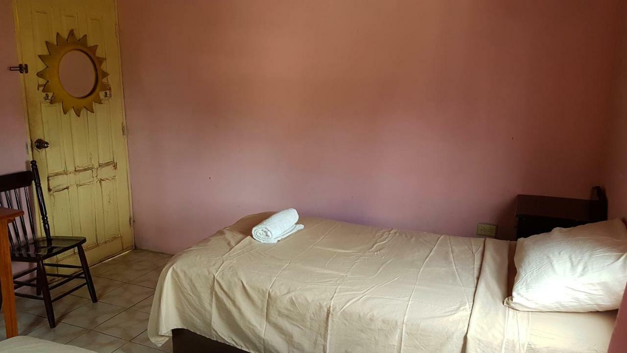 Casa Ricky'S Hostel Orange Walk Kültér fotó